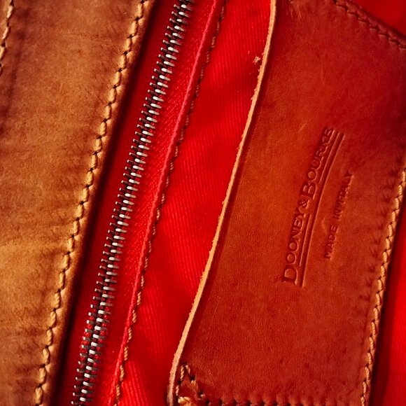 Dooney & Bourke saddle leather bag with brass trim - Picture 12 of 15